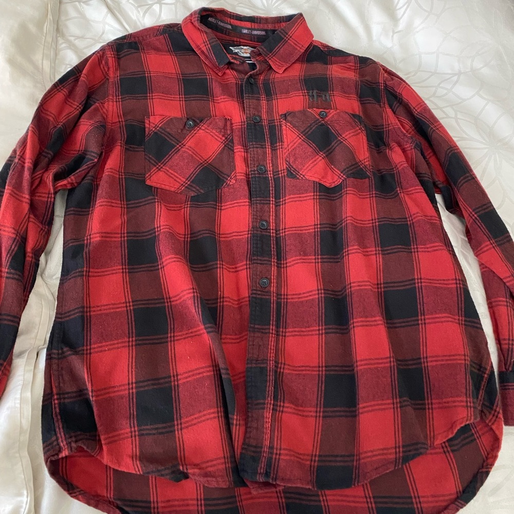 Original Harley Davidson red and black button down flannel long sleeve shirt